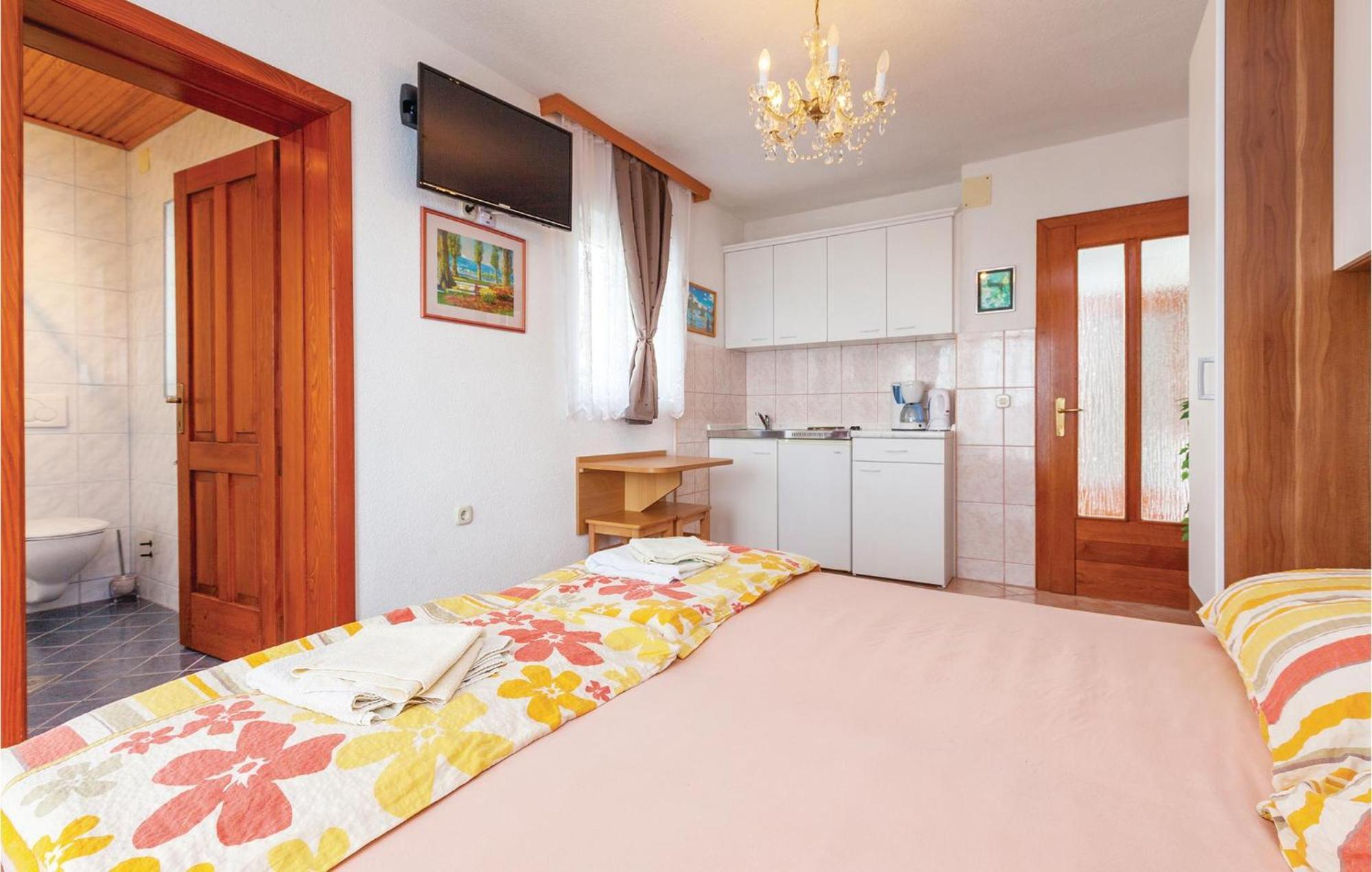 Nice Apartment In Crikvenica With Kitchen Ngoại thất bức ảnh