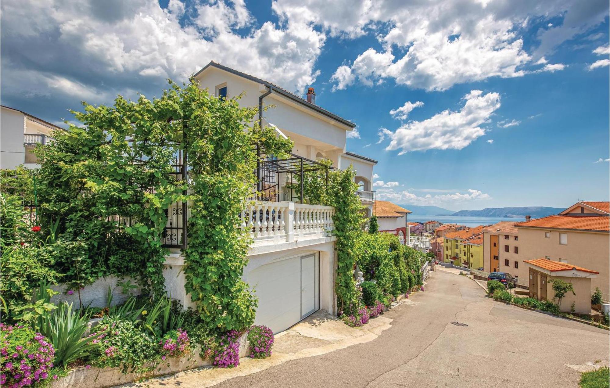 Nice Apartment In Crikvenica With Kitchen Ngoại thất bức ảnh