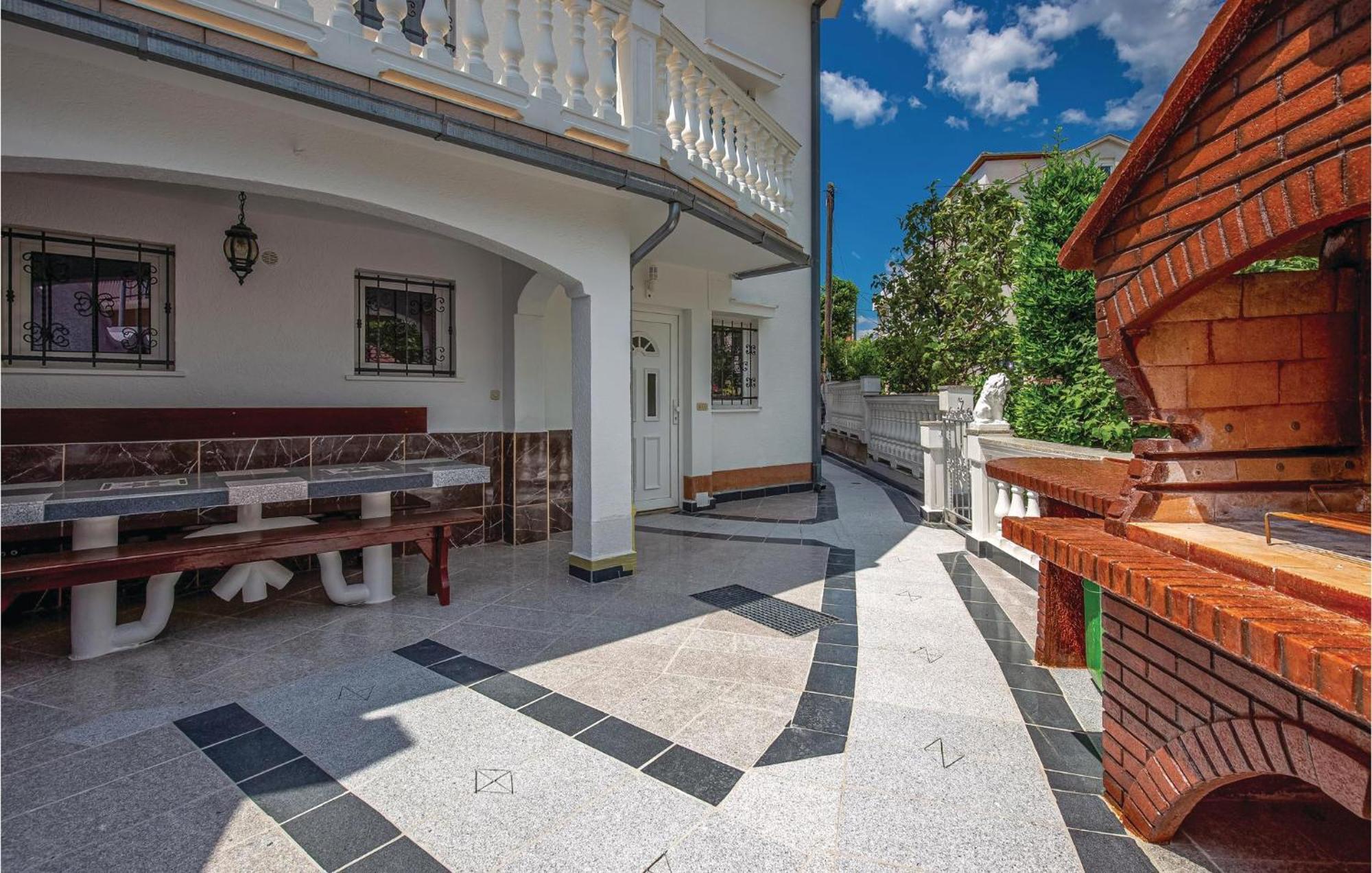 Nice Apartment In Crikvenica With Kitchen Ngoại thất bức ảnh