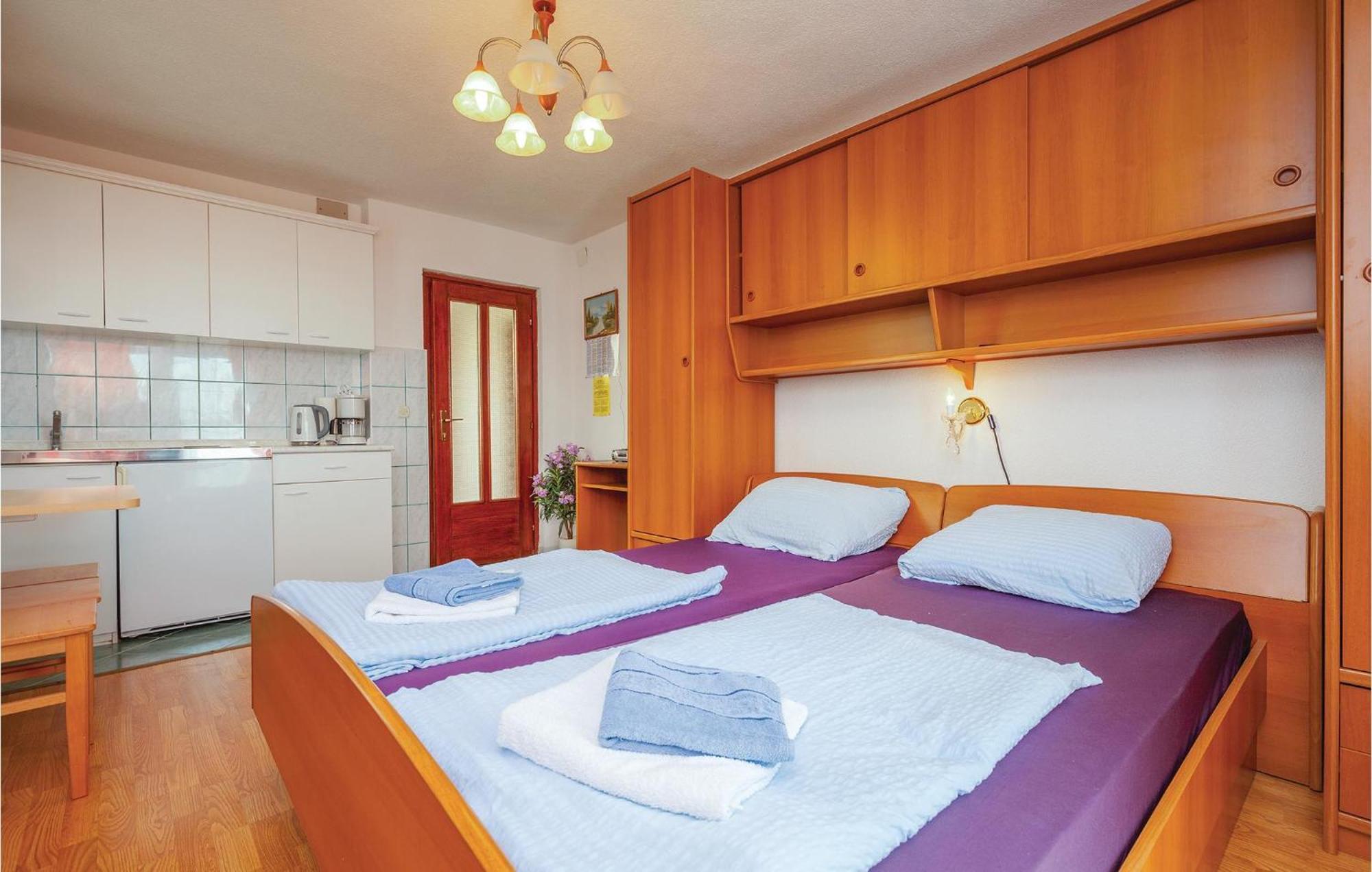 Nice Apartment In Crikvenica With Kitchen Ngoại thất bức ảnh